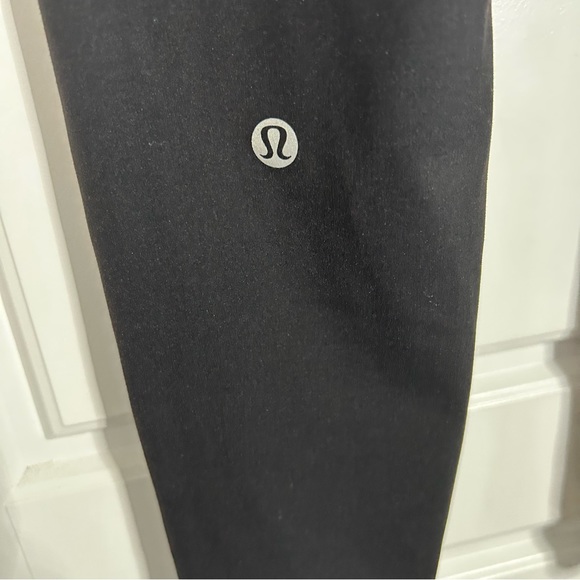 LULULEMON WUNDER TRAIN CONTOUR FIT SIZE 4 HIGH RISE 25” IN BLACK BARELY WORN - Picture 8 of 13